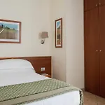 Готель Athena 4*
