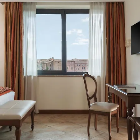 Athena Готель Сієна