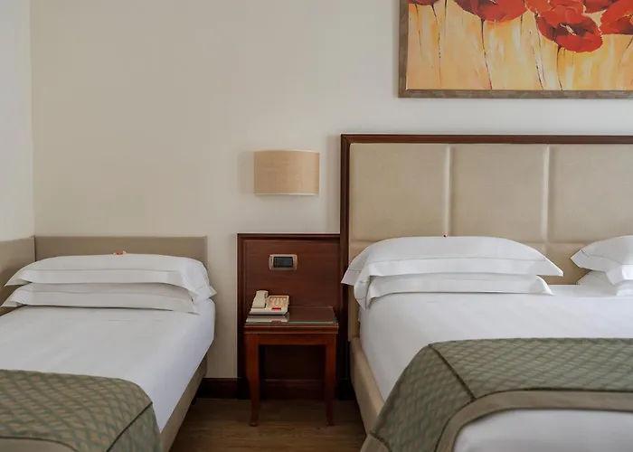 Готель Athena 4*