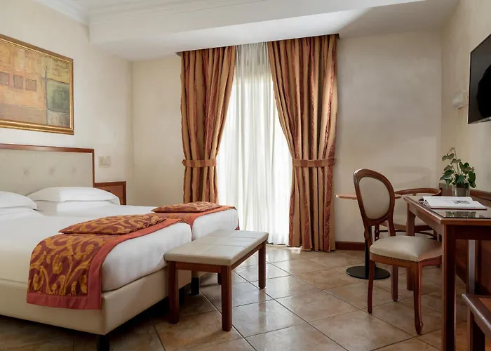 Athena Готель Сієна