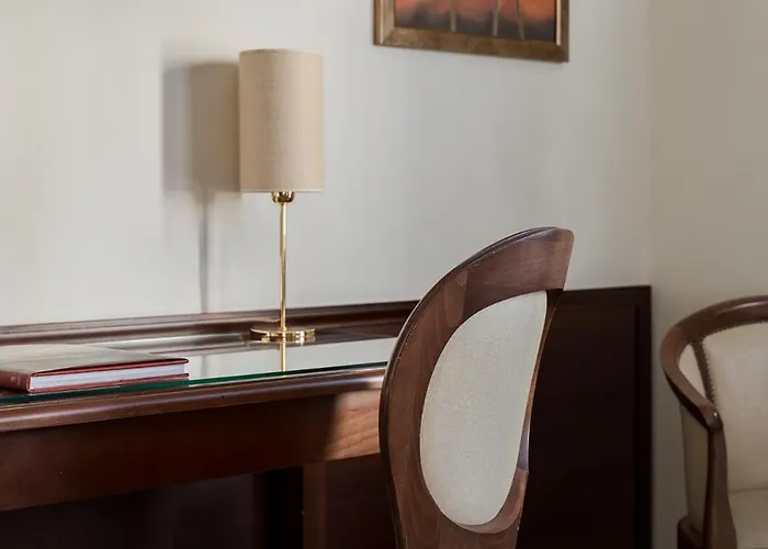 Athena Готель 4*