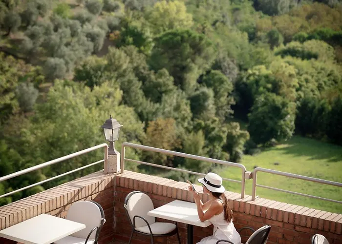 Athena Готель Сієна