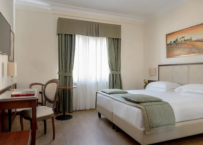 Готель Athena 4*