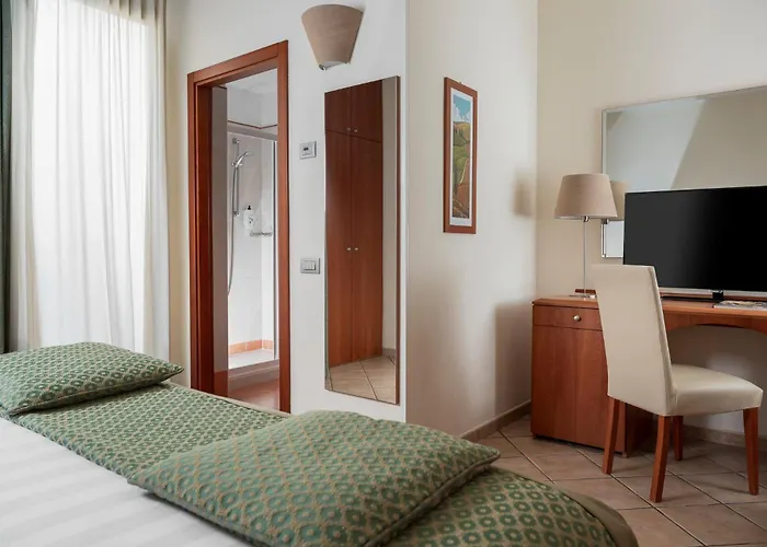 Athena Готель 4*