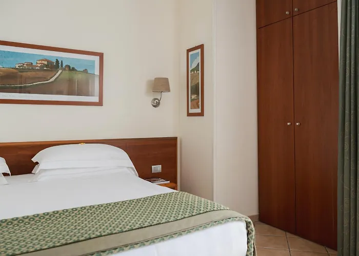 Готель Athena 4*