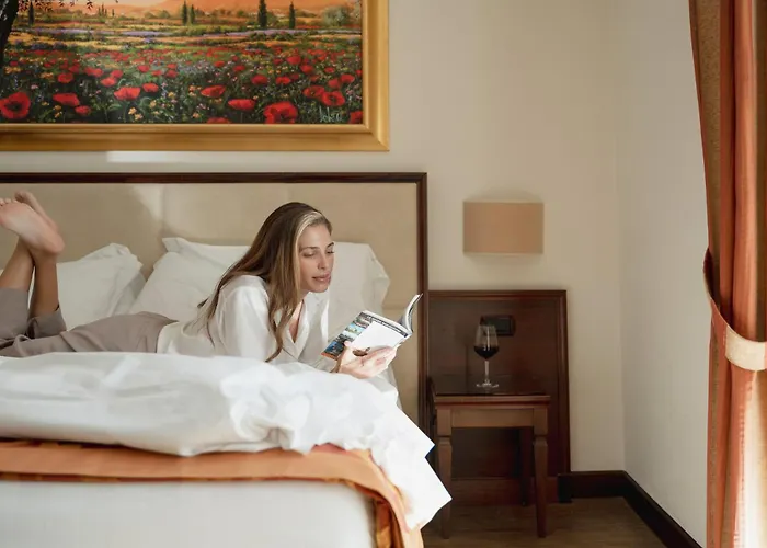 Athena Готель Сієна