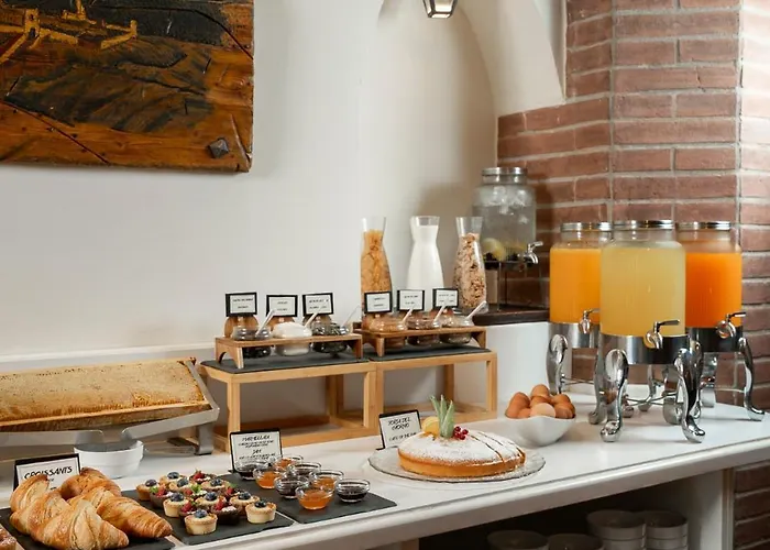 Athena Готель 4*