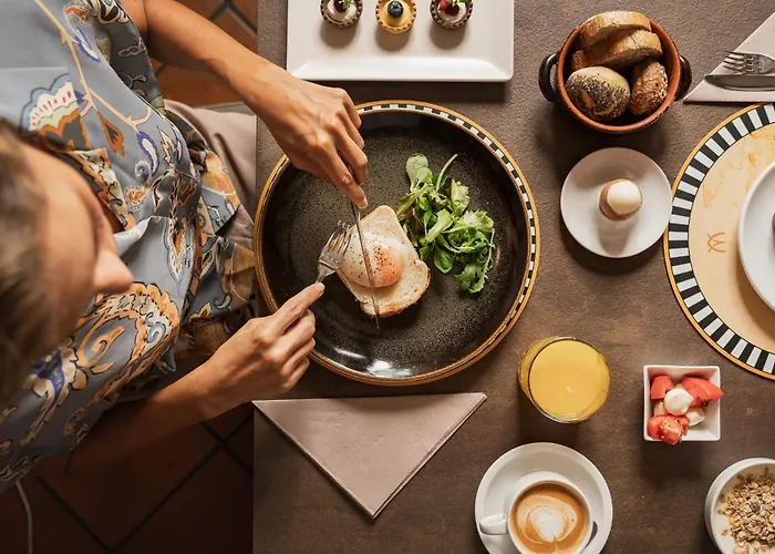 Готель Athena 4*