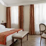 Hotel Athena 4*