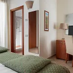 Athena Hotel 4*