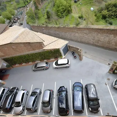 أثينا سيينا