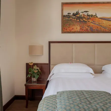 Hotel Athena