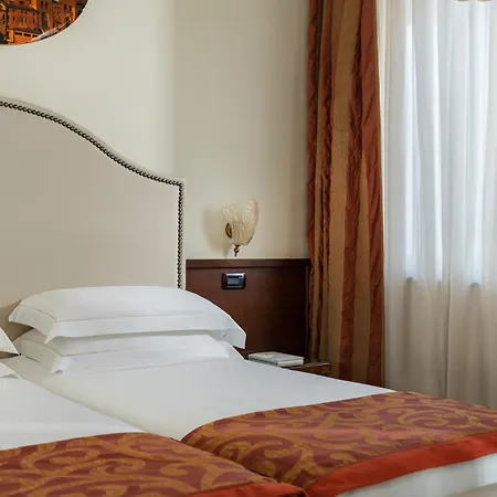 Hotel Athena