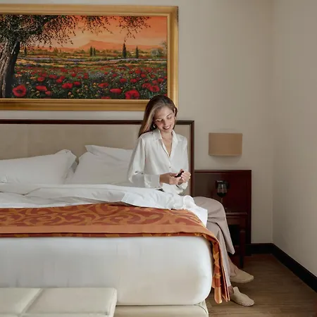Hotel Athena 4*