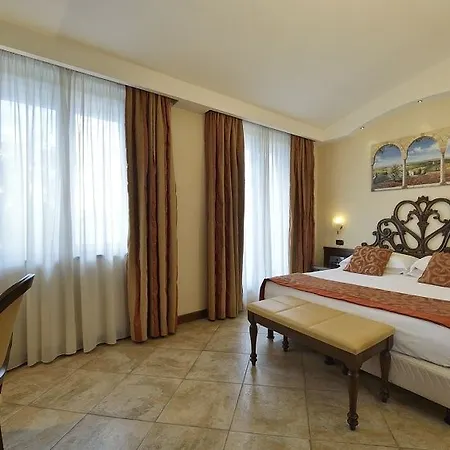 Athena Otel 4*